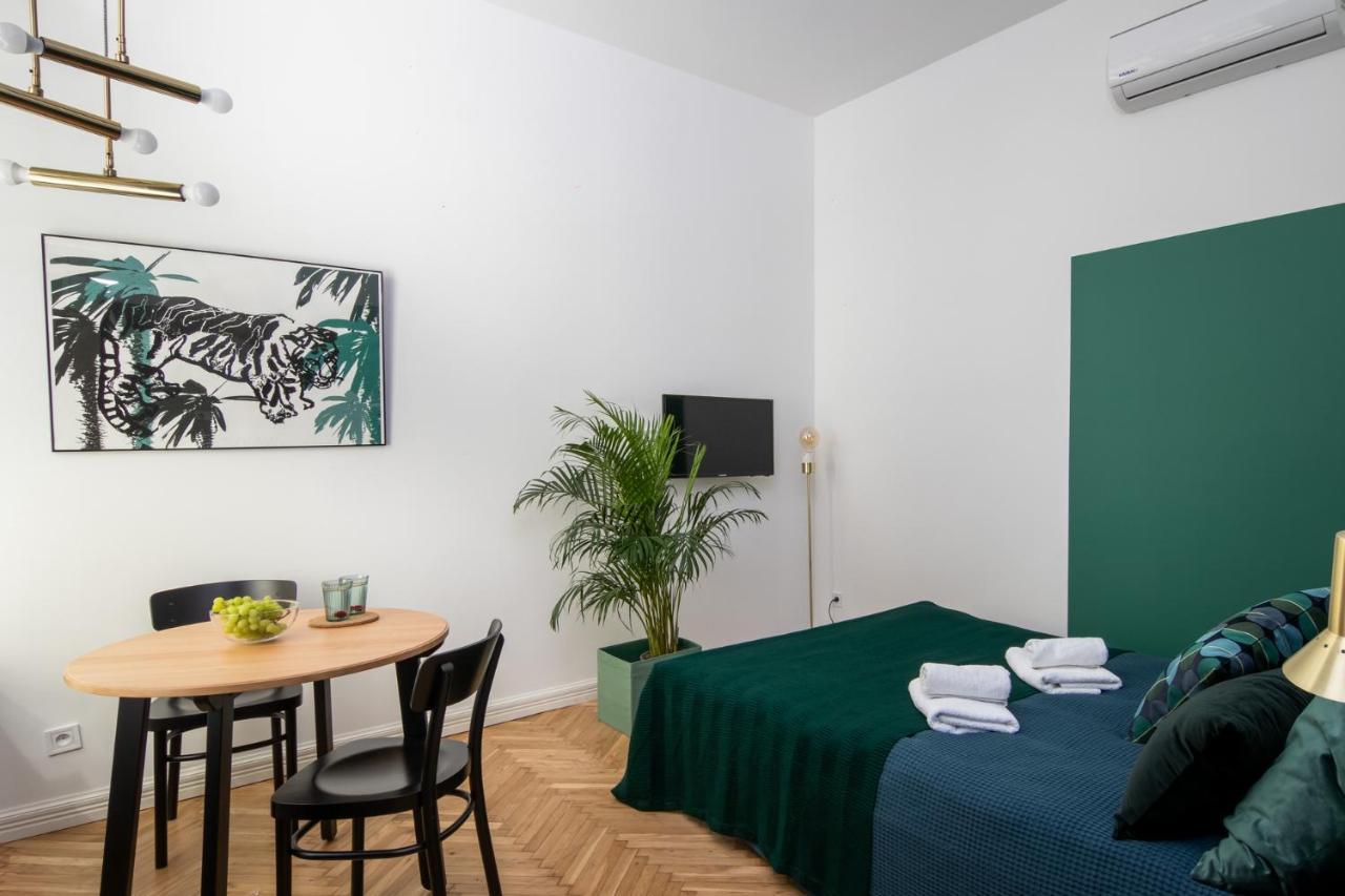 Barbacan Suites - Old Town Apartments - By Upstairs Krakau Exterior foto