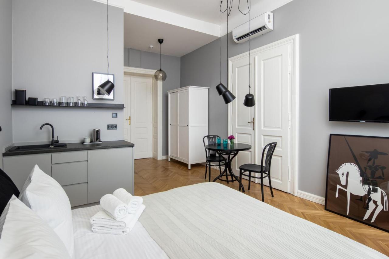 Barbacan Suites - Old Town Apartments - By Upstairs Krakau Exterior foto